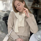 2025 Autumn And Winter New Hot Round-Neck Sweater Women's Card With Loose Knitting Top HZ1208