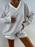 Autumn And Winter New Ladies Casual Striped Suit Long-Sleeved V-Neck Loose Top Sports Shorts Two-Set Women HZ1208